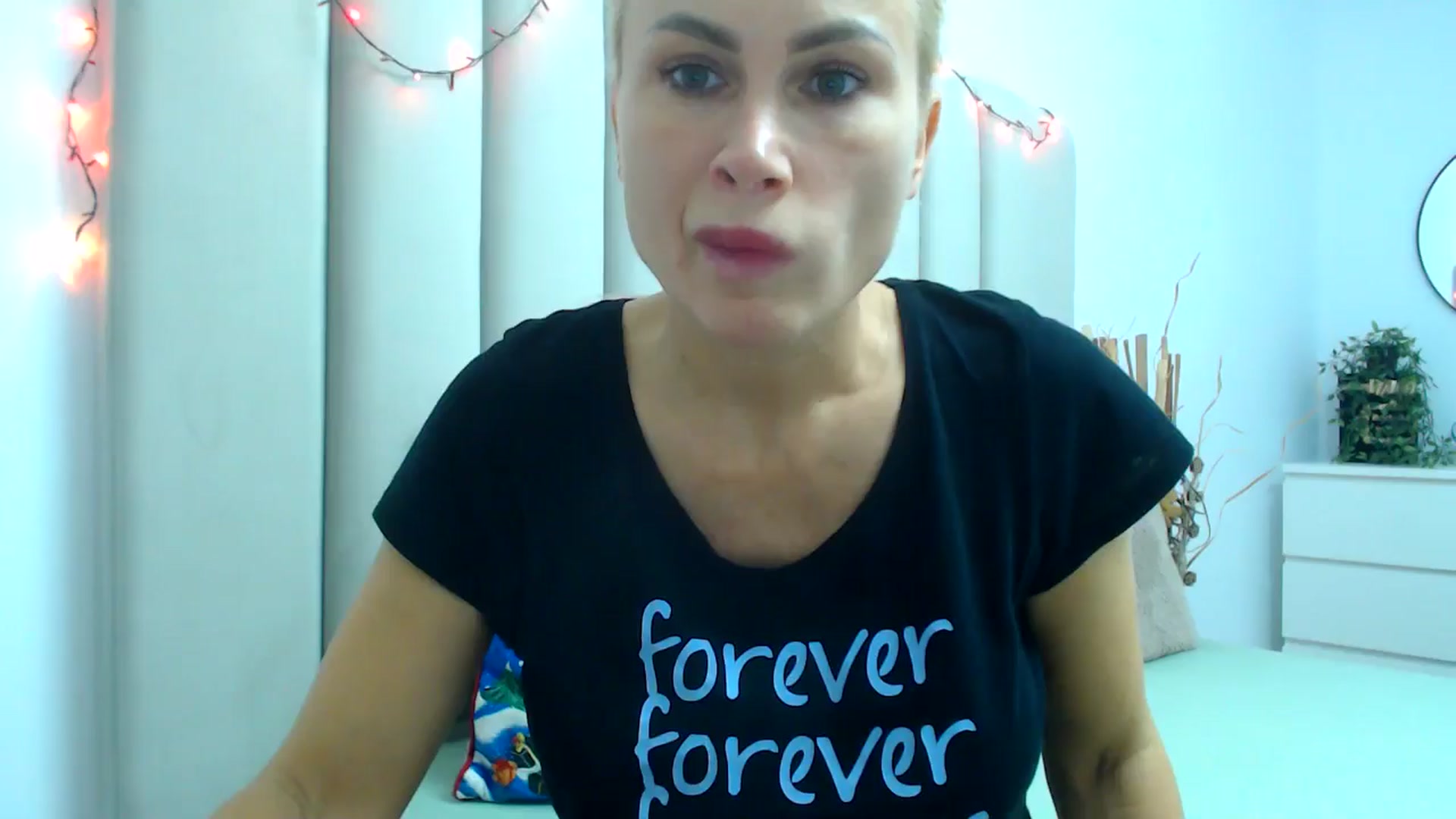 Gallery image thumbnail from Hrystina_'s myfreecams stream on, 12/06/2024, 15:56 image 12 of 20