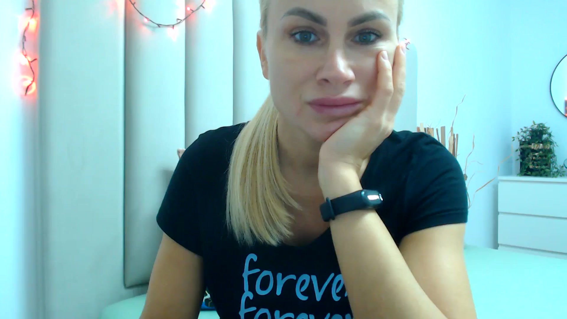 Gallery image thumbnail from Hrystina_'s myfreecams stream on, 12/06/2024, 15:56 image 18 of 20