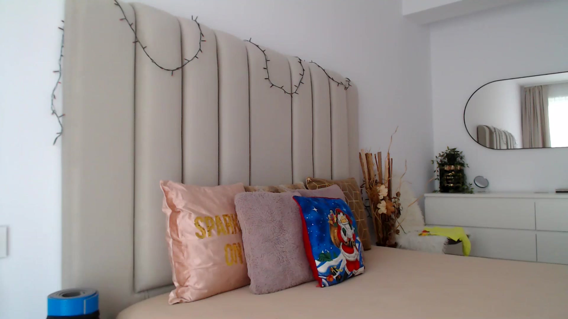 Gallery image thumbnail from Hrystina_'s myfreecams stream on, 12/16/2024, 16:11 image 9 of 20