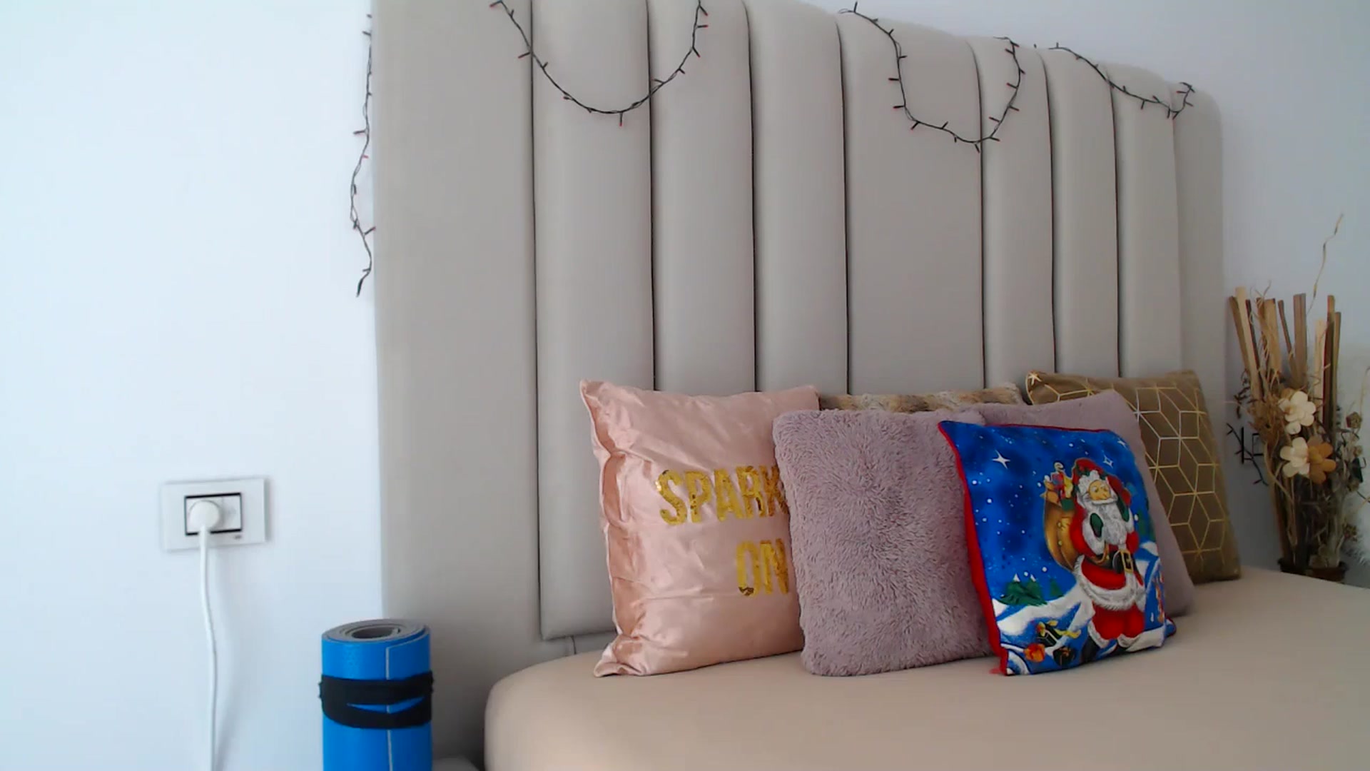 Gallery image thumbnail from Hrystina_'s myfreecams stream on, 12/16/2024, 16:11 image 1 of 20