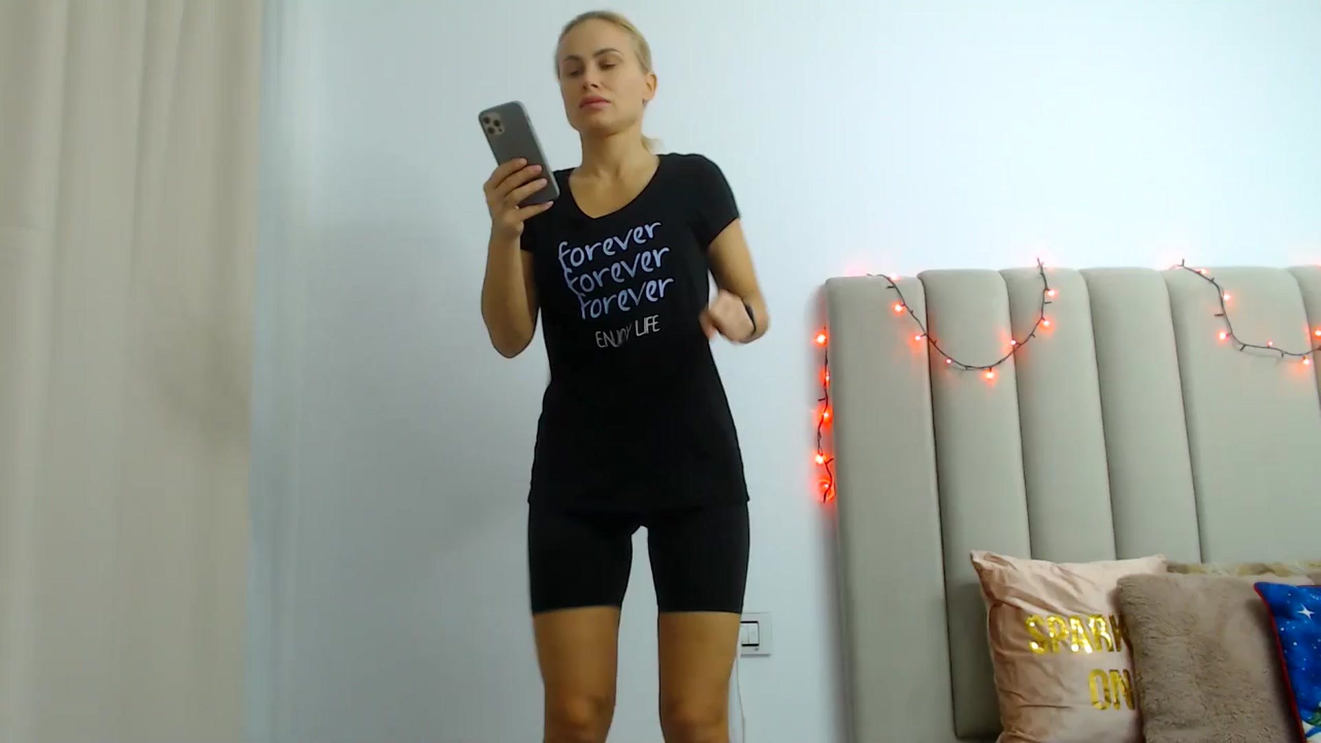 Gallery image thumbnail from Hrystina_'s myfreecams stream on, 12/16/2024, 16:11 image 20 of 20