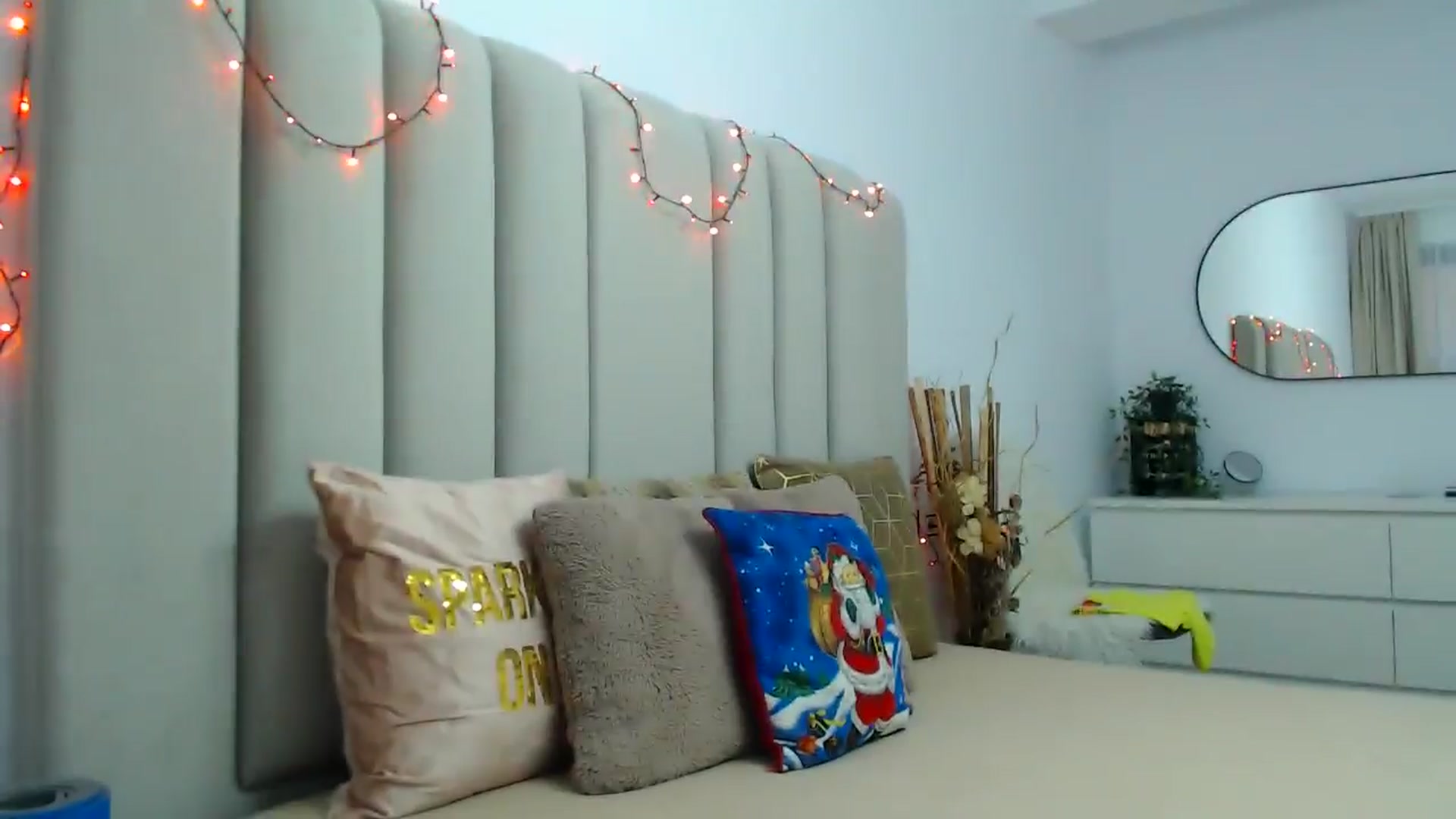 Gallery image thumbnail from Hrystina_'s myfreecams stream on, 12/16/2024, 16:11 image 13 of 20