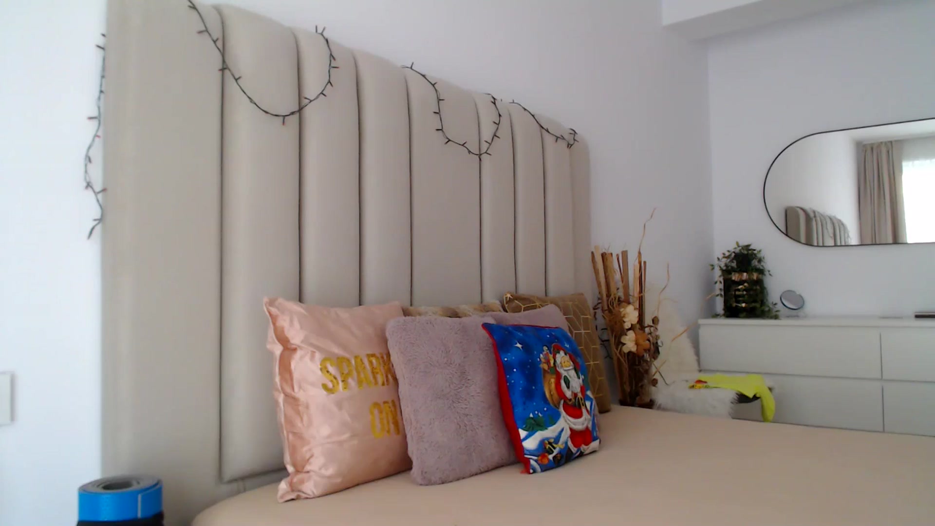 Gallery image thumbnail from Hrystina_'s myfreecams stream on, 12/16/2024, 16:11 image 10 of 20