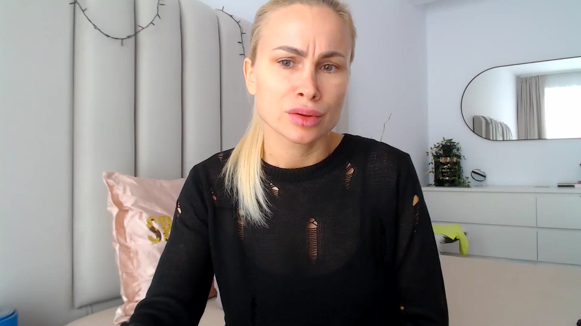 Gallery image thumbnail from Hrystina_'s myfreecams stream on, 12/16/2024, 16:11 image 4 of 20