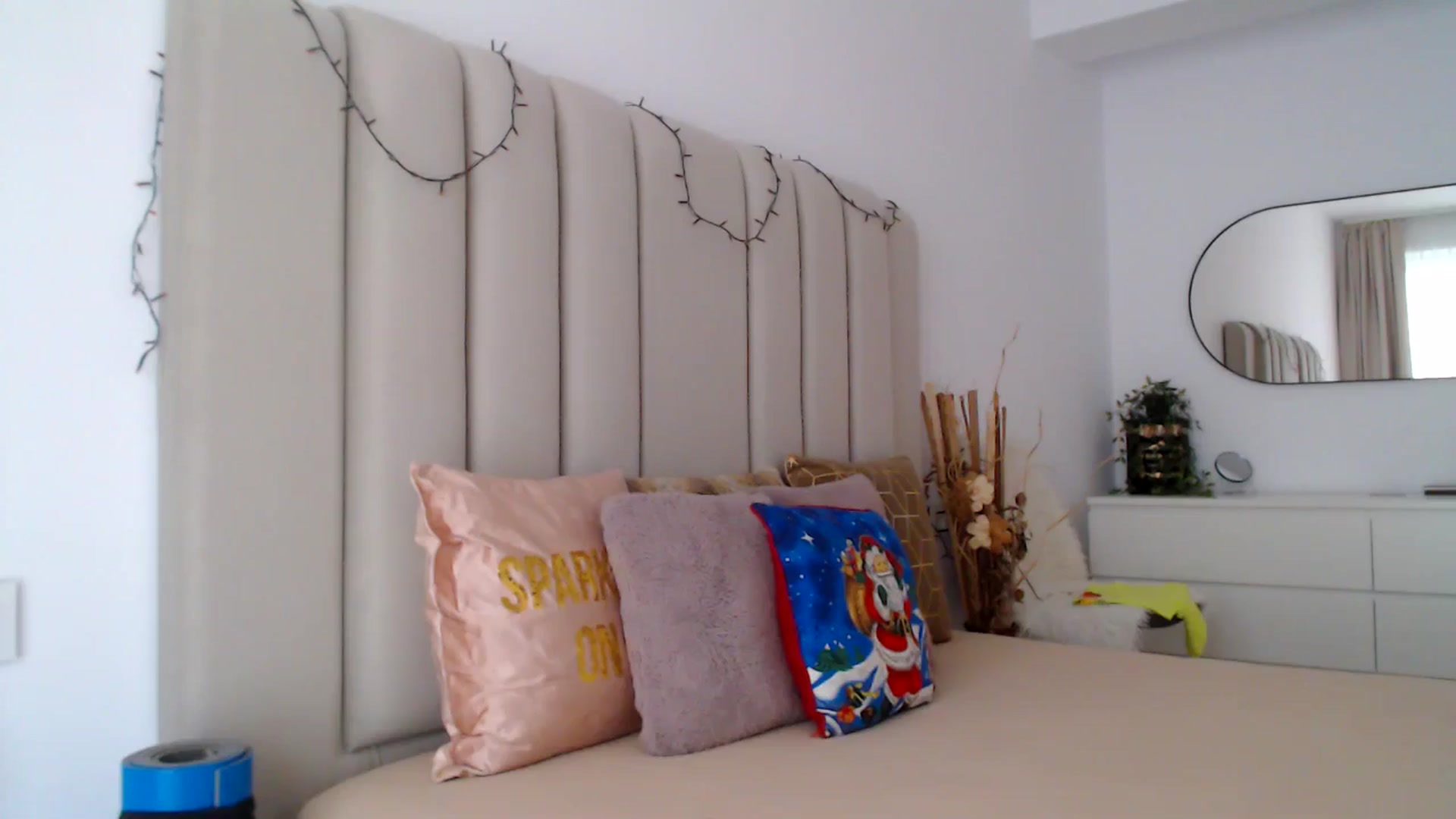 Gallery image thumbnail from Hrystina_'s myfreecams stream on, 12/16/2024, 16:11 image 11 of 20
