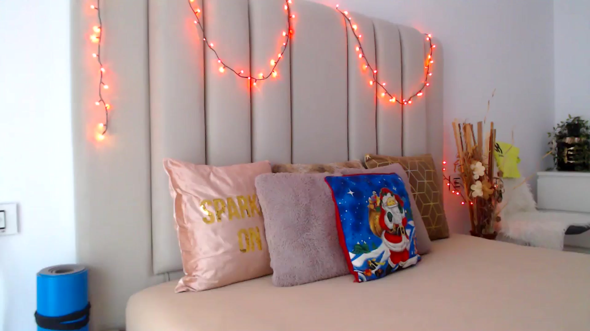 Gallery image thumbnail from Hrystina_'s myfreecams stream on, 12/24/2024, 15:13 image 1 of 20