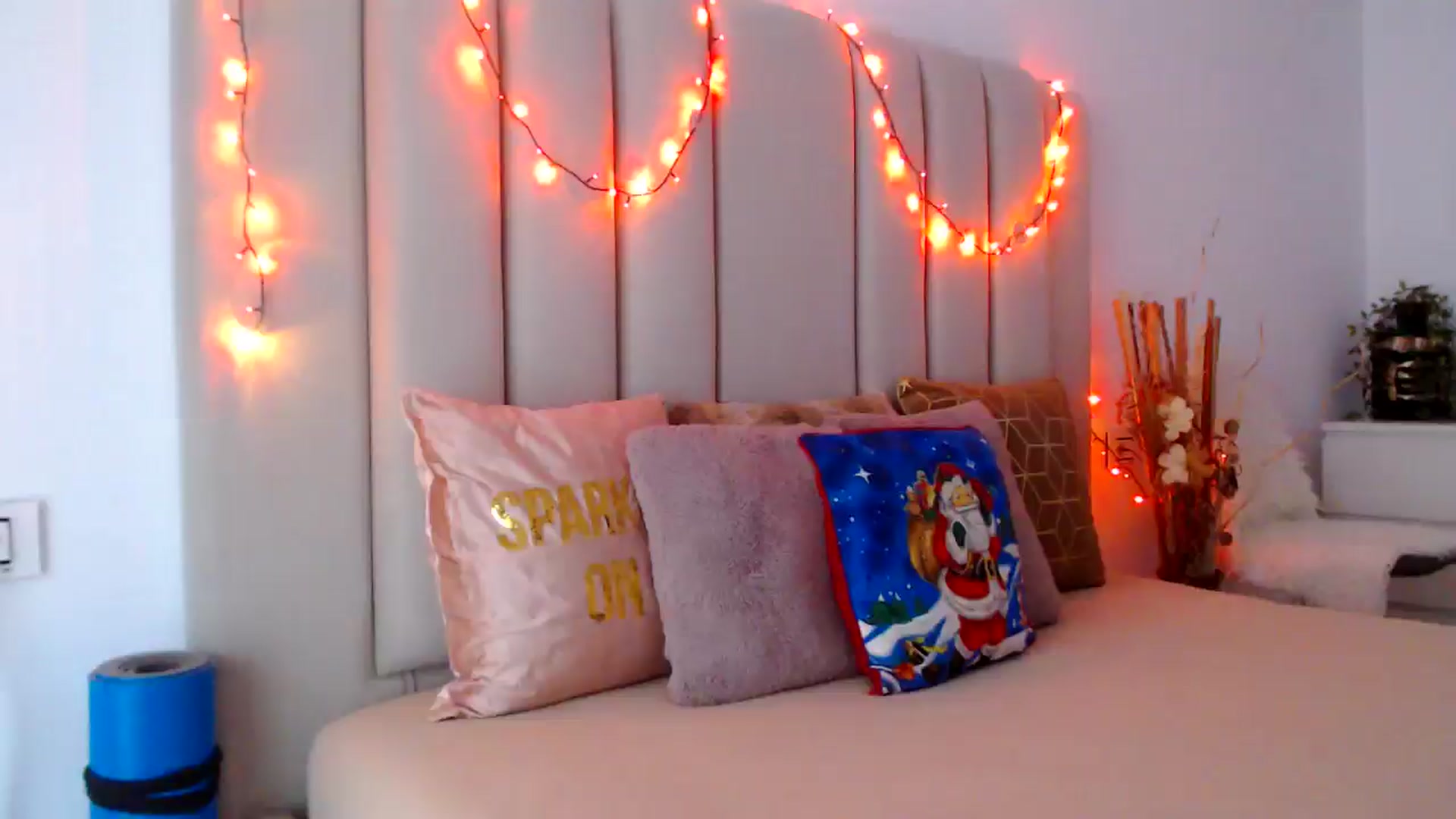 Gallery image thumbnail from Hrystina_'s myfreecams stream on, 12/24/2024, 15:13 image 6 of 20