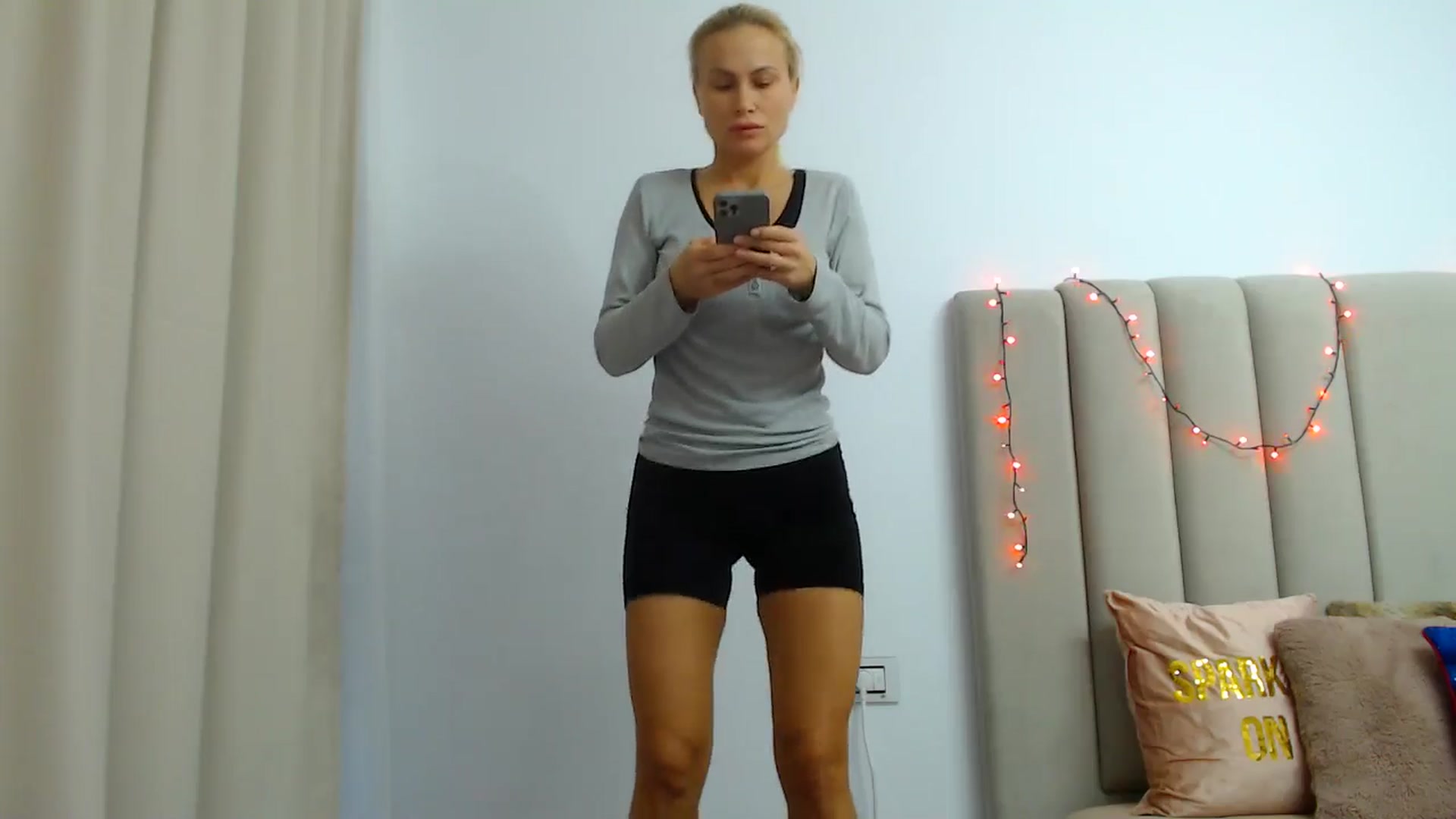 Gallery image thumbnail from Hrystina_'s myfreecams stream on, 12/24/2024, 15:13 image 14 of 20