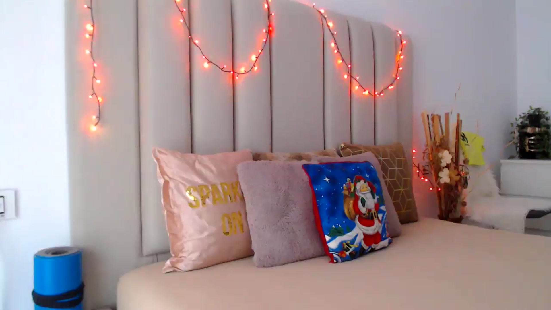 Gallery image thumbnail from Hrystina_'s myfreecams stream on, 12/24/2024, 15:13 image 2 of 20