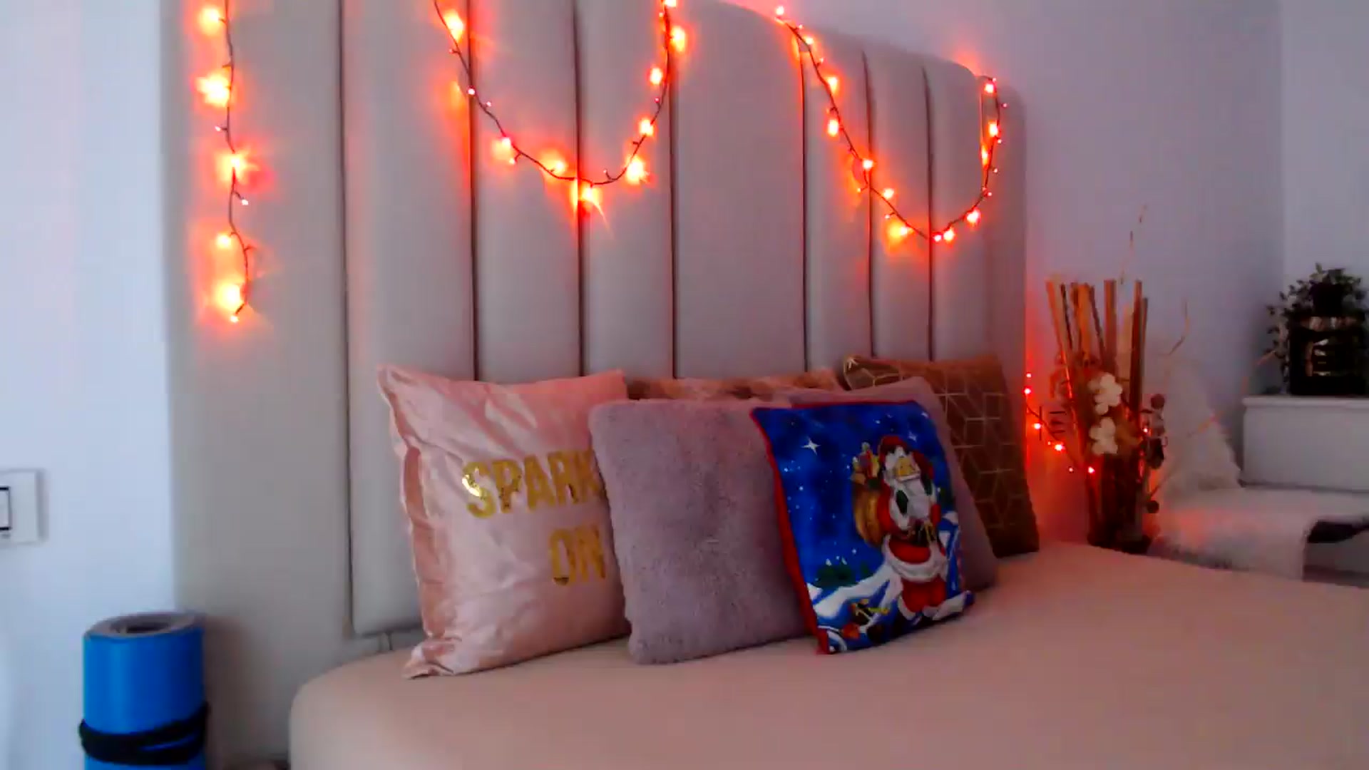 Gallery image thumbnail from Hrystina_'s myfreecams stream on, 12/24/2024, 15:13 image 7 of 20