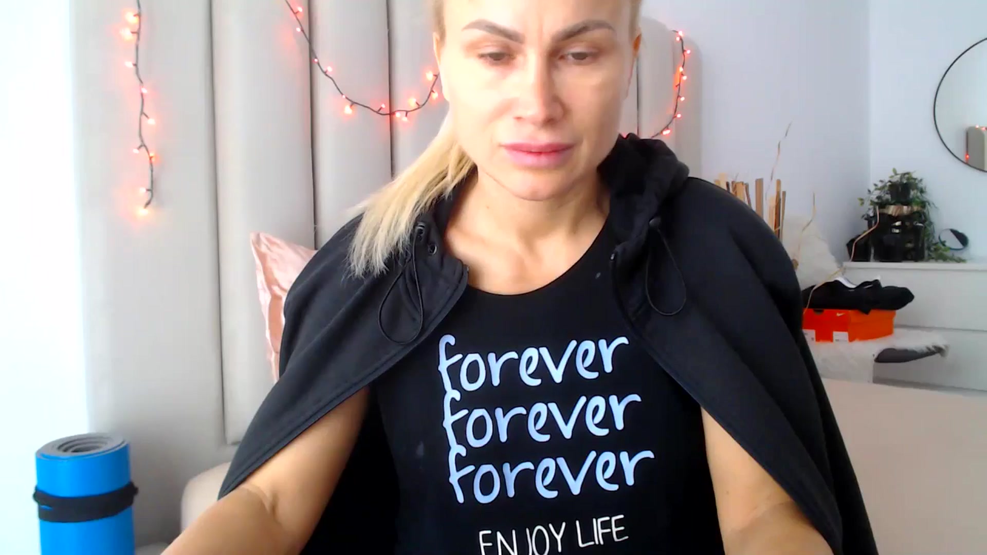 Gallery image thumbnail from Hrystina_'s myfreecams stream on, 12/31/2024, 14:04 image 8 of 20
