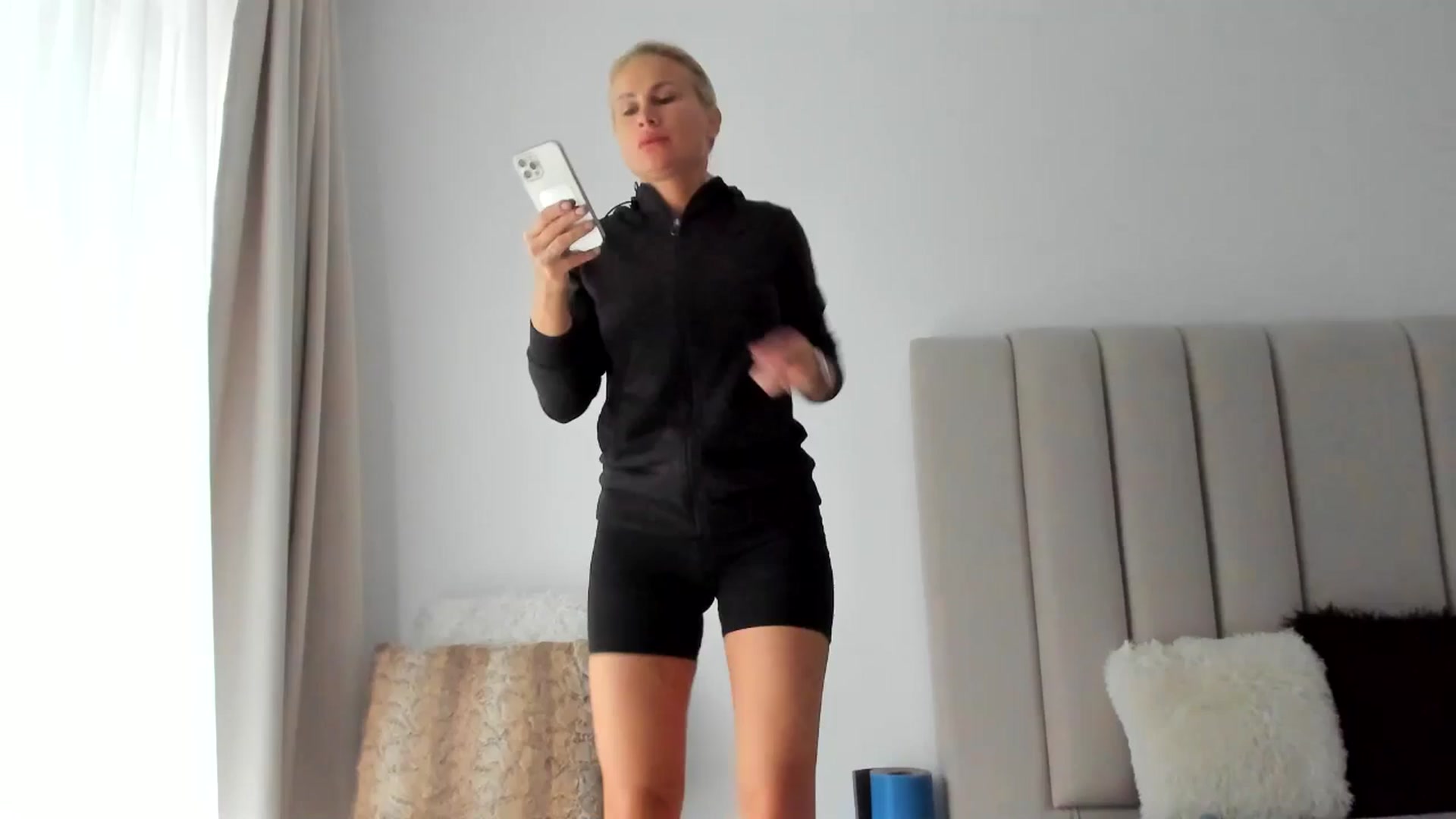 Gallery image thumbnail from Hrystina_'s myfreecams stream on, 04/07/2025, 17:48 image 8 of 20