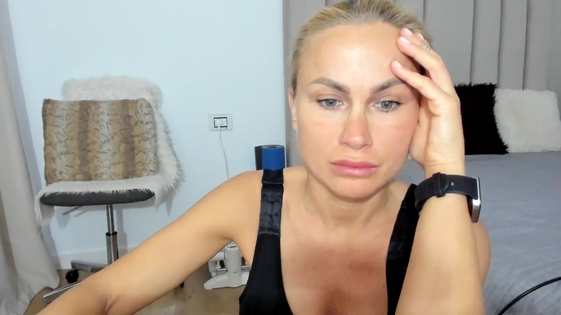 Gallery image thumbnail from Hrystina_'s myfreecams stream on, 04/07/2025, 17:48 image 12 of 20