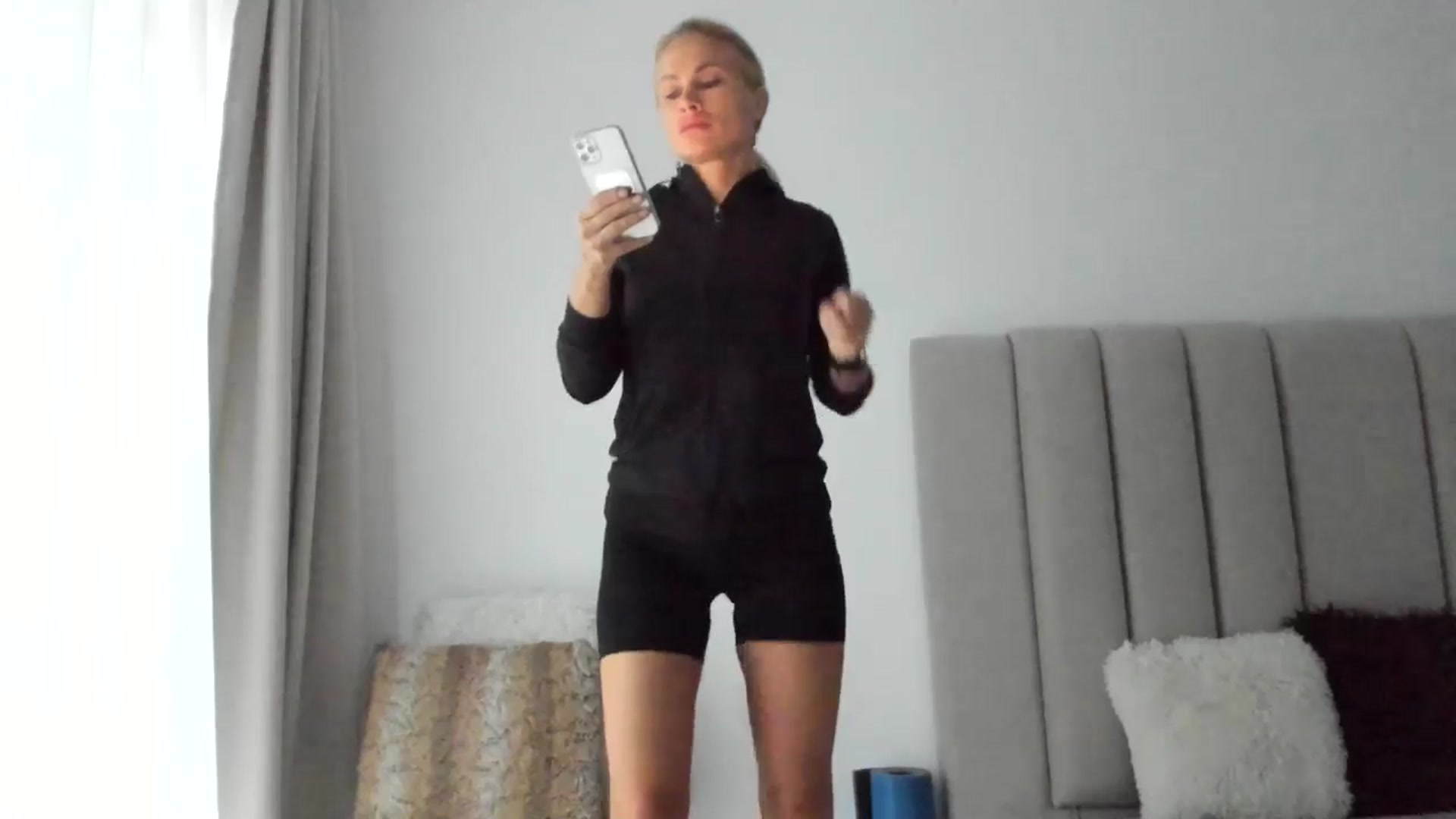 Gallery image thumbnail from Hrystina_'s myfreecams stream on, 04/07/2025, 17:48 image 9 of 20