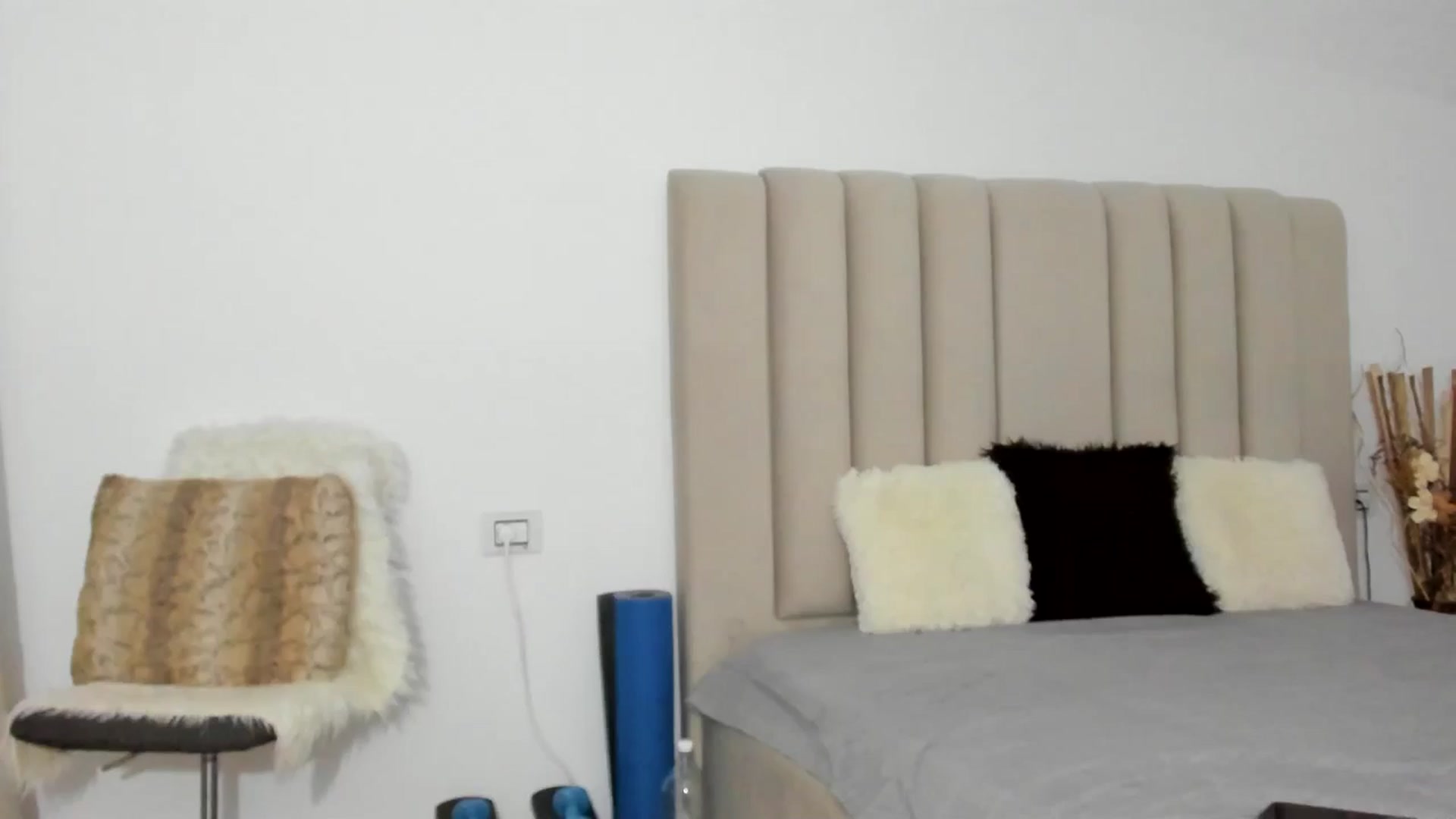 Gallery image thumbnail from Hrystina_'s myfreecams stream on, 04/07/2025, 17:48 image 19 of 20