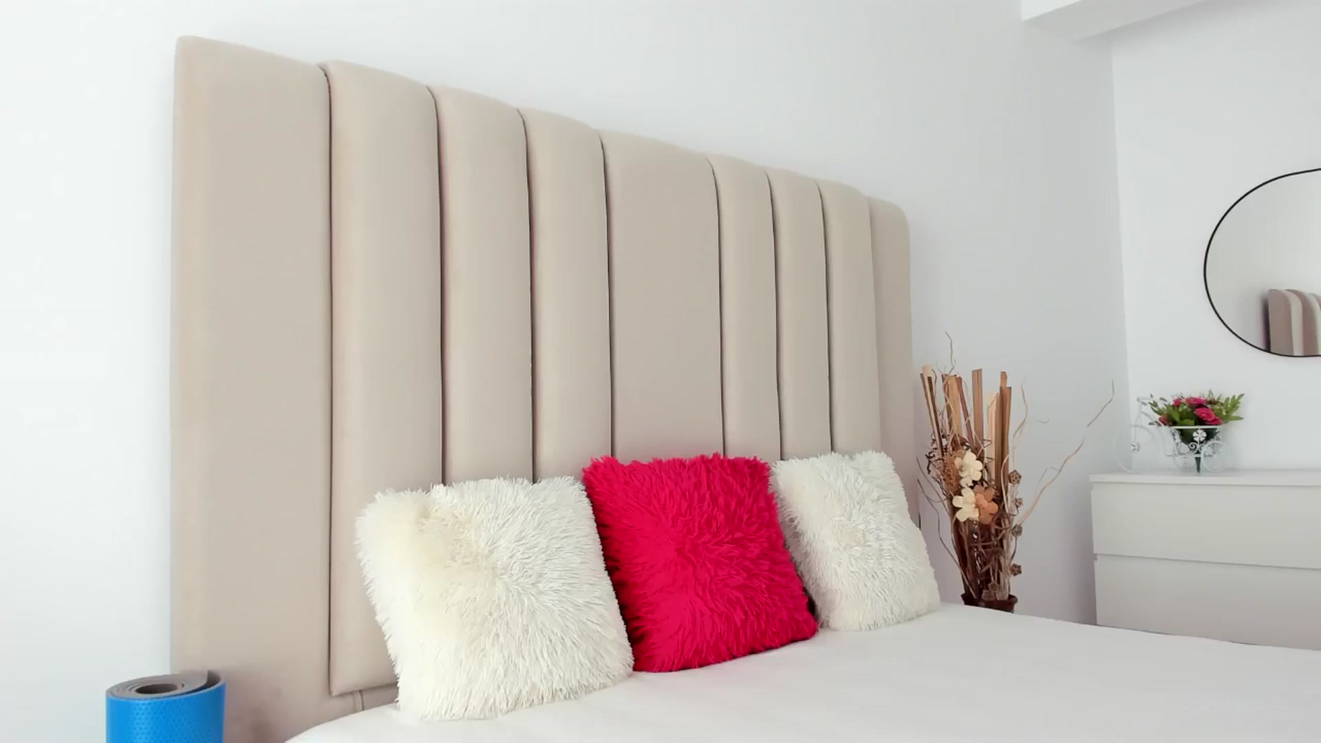 Gallery image thumbnail from Hrystina_'s myfreecams stream on, 04/16/2025, 14:04 image 14 of 20