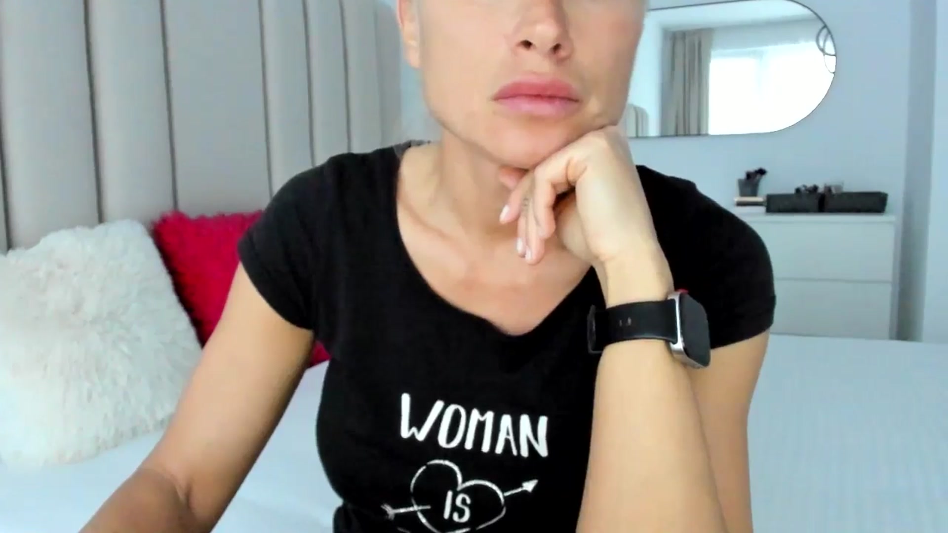 Gallery image thumbnail from Hrystina_'s myfreecams stream on, 04/17/2025, 17:14 image 16 of 20