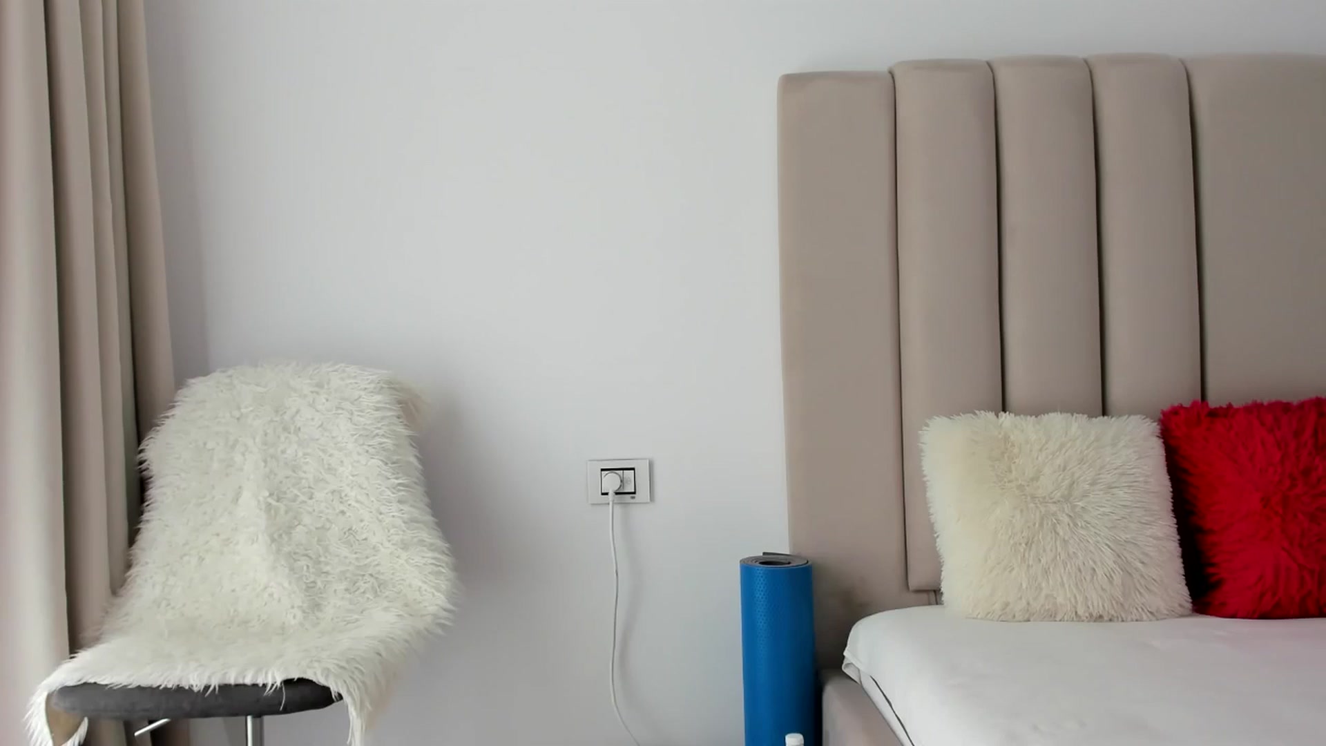 Gallery image thumbnail from Hrystina_'s myfreecams stream on, 04/18/2025, 12:37 image 6 of 20