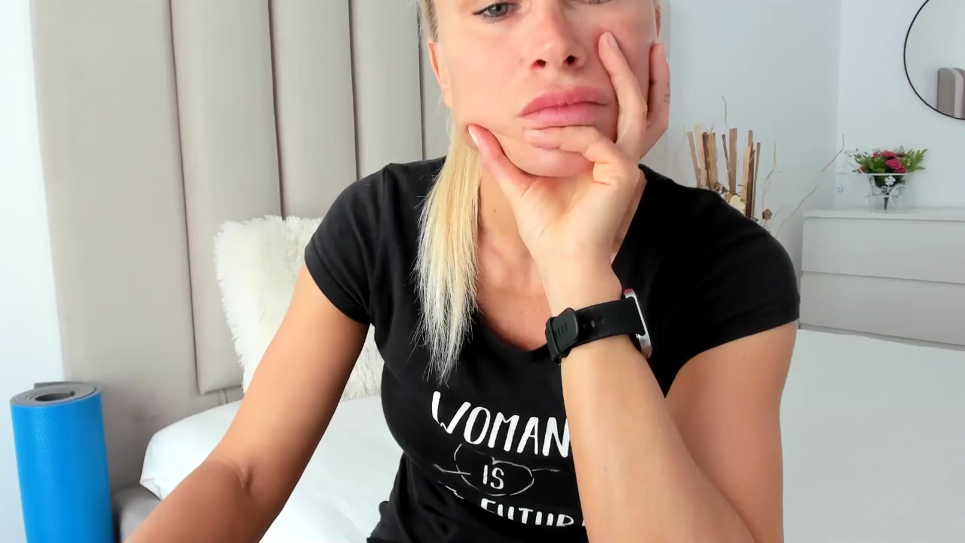 Gallery image thumbnail from Hrystina_'s myfreecams stream on, 04/18/2025, 12:37 image 20 of 20