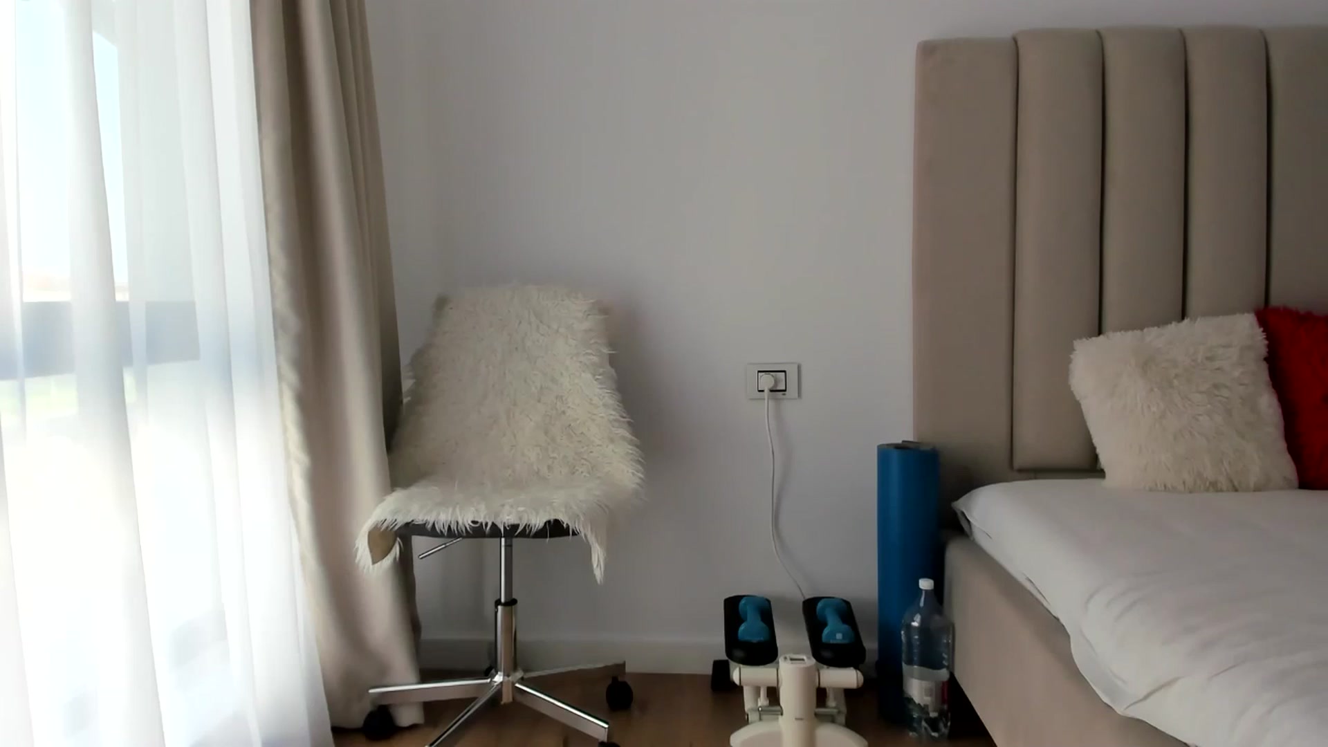 Gallery image thumbnail from Hrystina_'s myfreecams stream on, 04/24/2025, 16:47 image 10 of 20