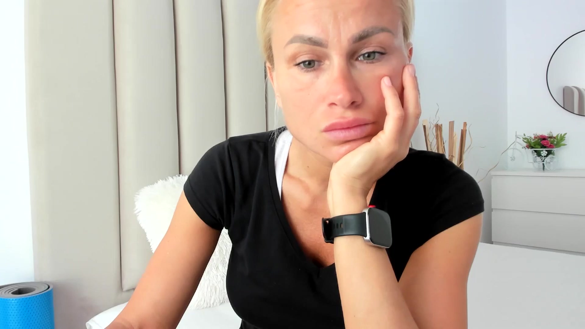 Gallery image thumbnail from Hrystina_'s myfreecams stream on, 05/02/2025, 17:57 image 11 of 20