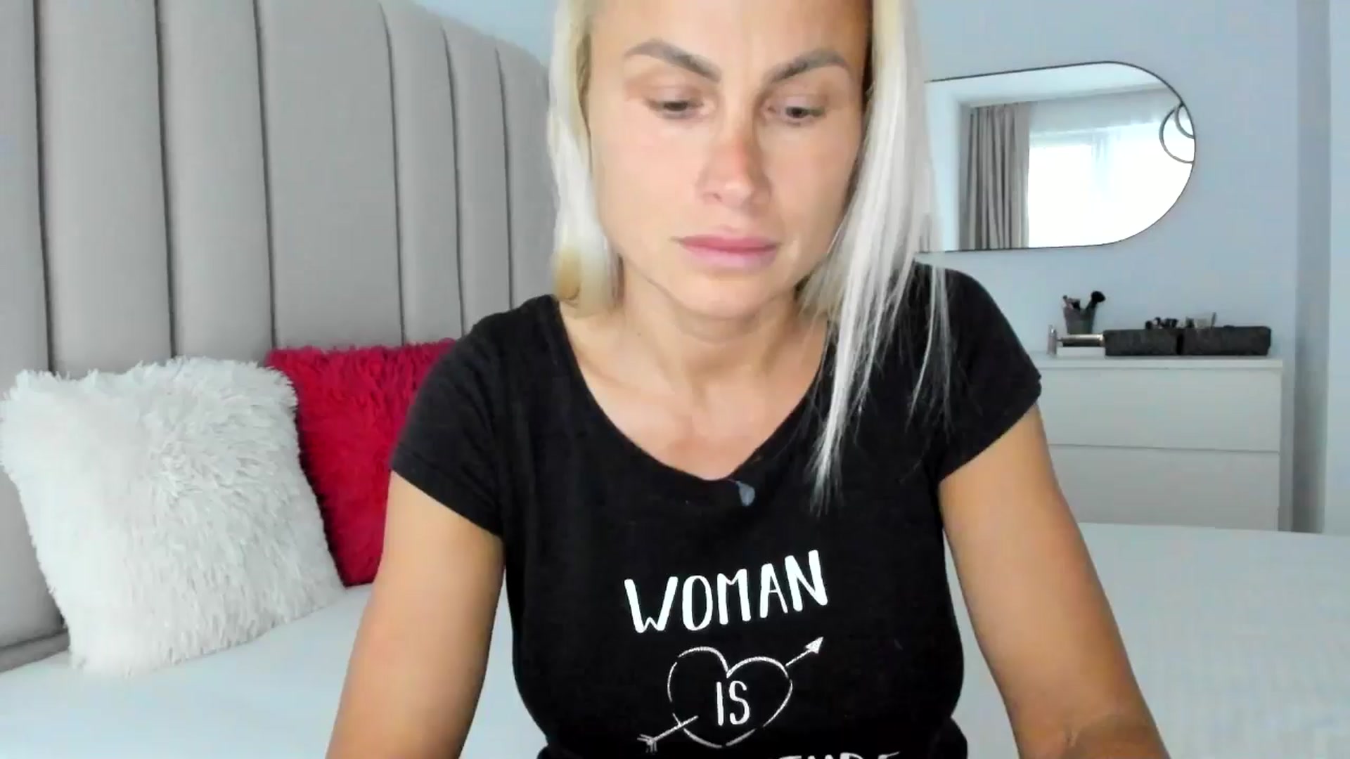 Gallery image thumbnail from Hrystina_'s myfreecams stream on, 05/05/2025, 16:38 image 19 of 20