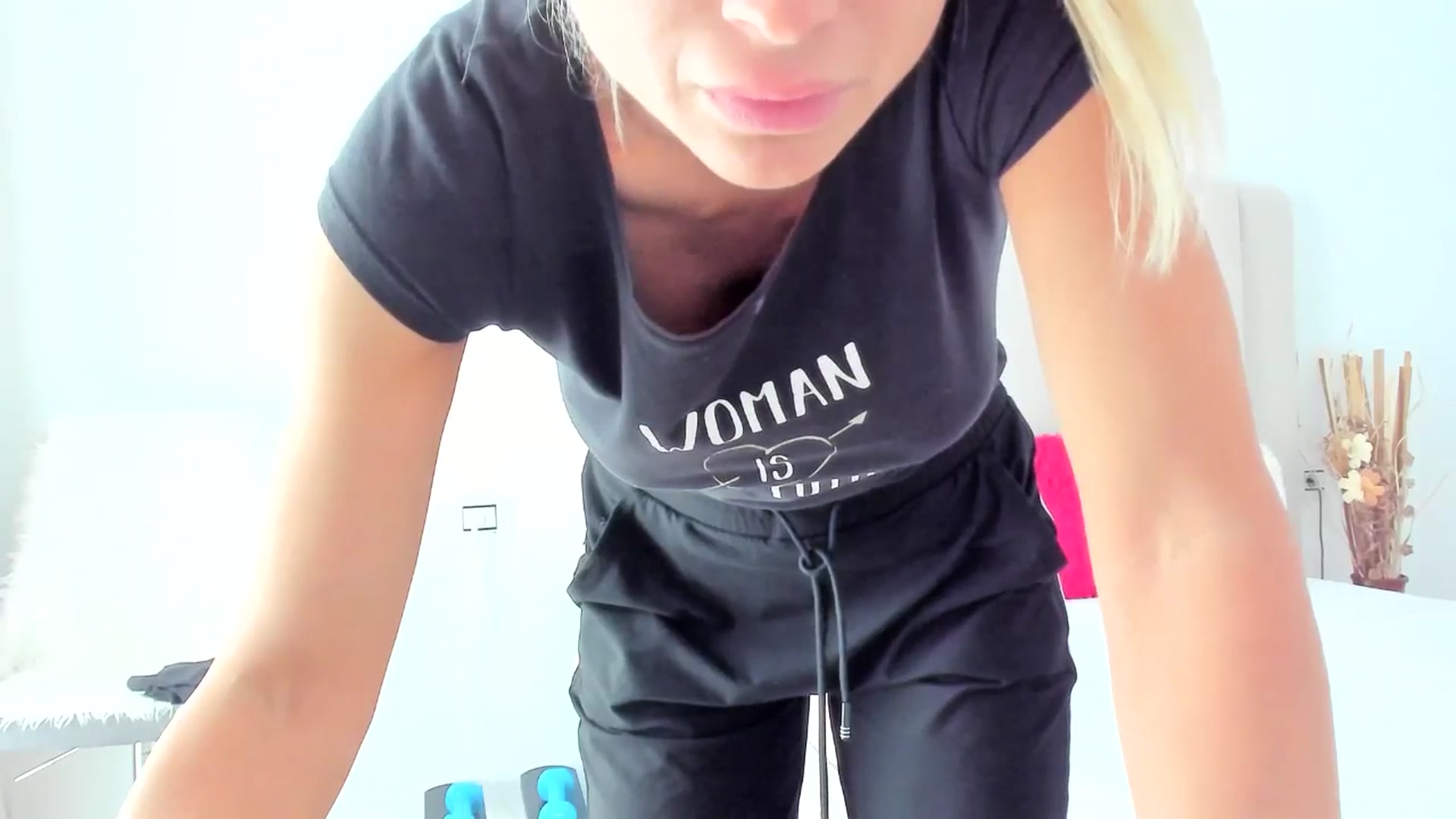 Gallery image thumbnail from Hrystina_'s myfreecams stream on, 05/06/2025, 15:52 image 20 of 20