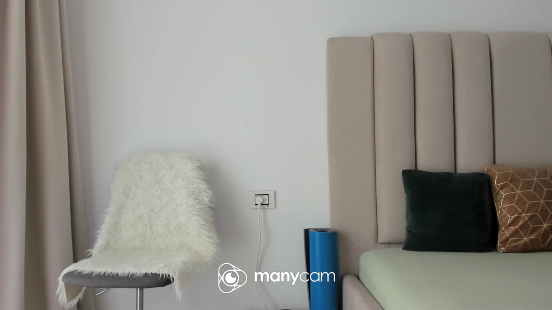 Gallery image thumbnail from Hrystina_'s myfreecams stream on, 05/10/2025, 15:56 image 15 of 20