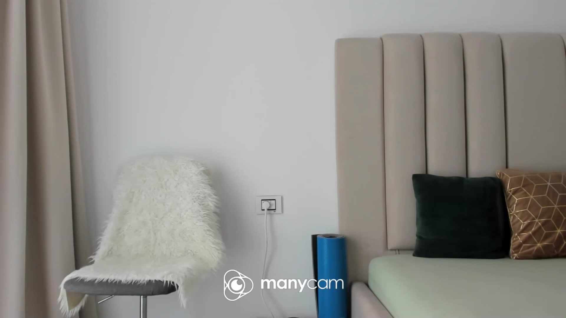 Gallery image thumbnail from Hrystina_'s myfreecams stream on, 05/10/2025, 15:56 image 16 of 20