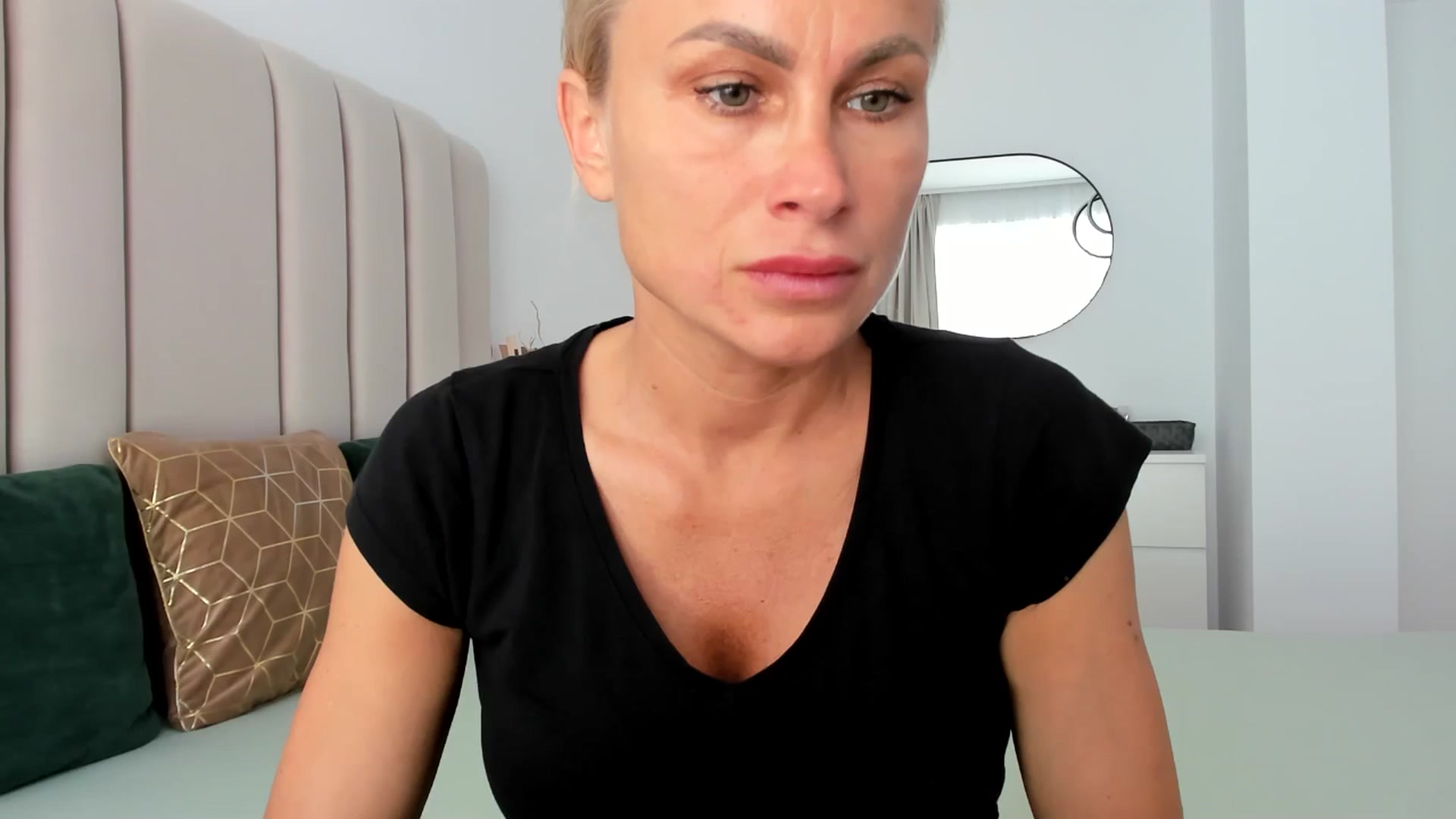 Gallery image thumbnail from Hrystina_'s myfreecams stream on, 05/15/2025, 14:46 image 1 of 20