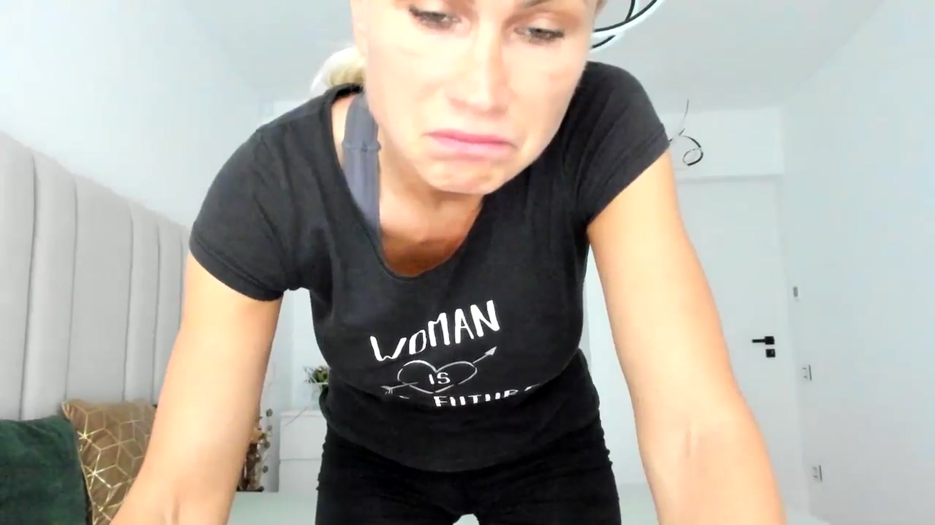 Gallery image thumbnail from Hrystina_'s myfreecams stream on, 05/16/2025, 16:46 image 6 of 20