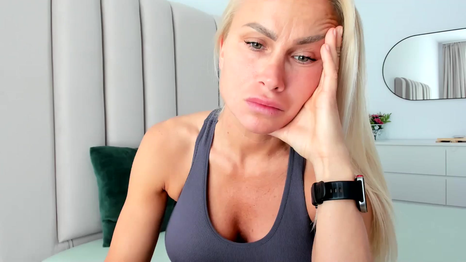 Gallery image thumbnail from Hrystina_'s myfreecams stream on, 05/19/2025, 15:35 image 9 of 20