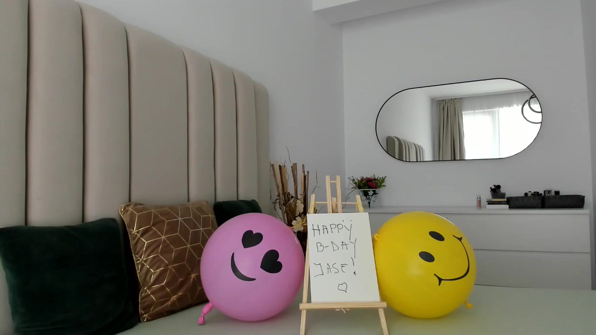 Gallery image thumbnail from Hrystina_'s myfreecams stream on, 05/20/2025, 12:04 image 2 of 20