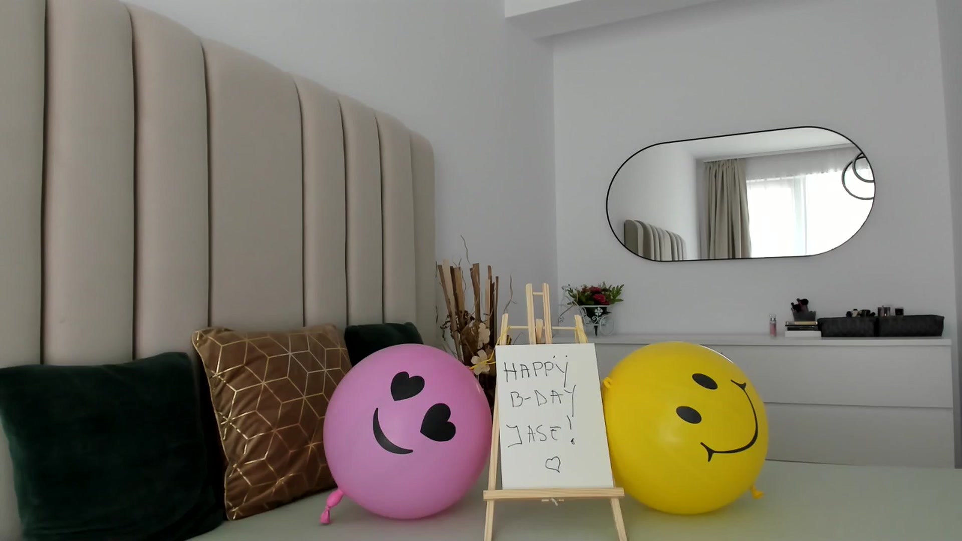Gallery image thumbnail from Hrystina_'s myfreecams stream on, 05/20/2025, 12:04 image 4 of 20