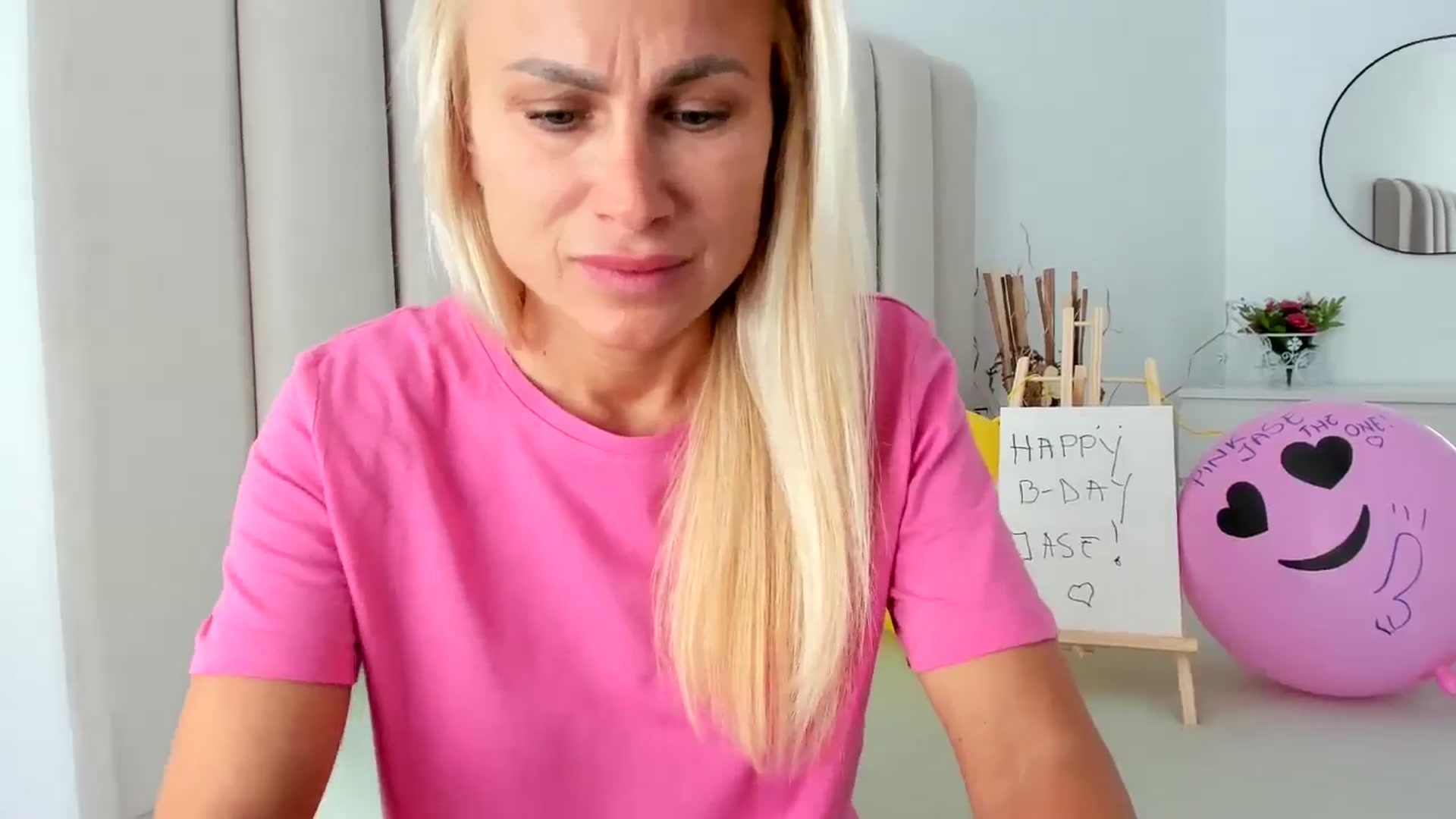 Gallery image thumbnail from Hrystina_'s myfreecams stream on, 05/20/2025, 16:30 image 9 of 20