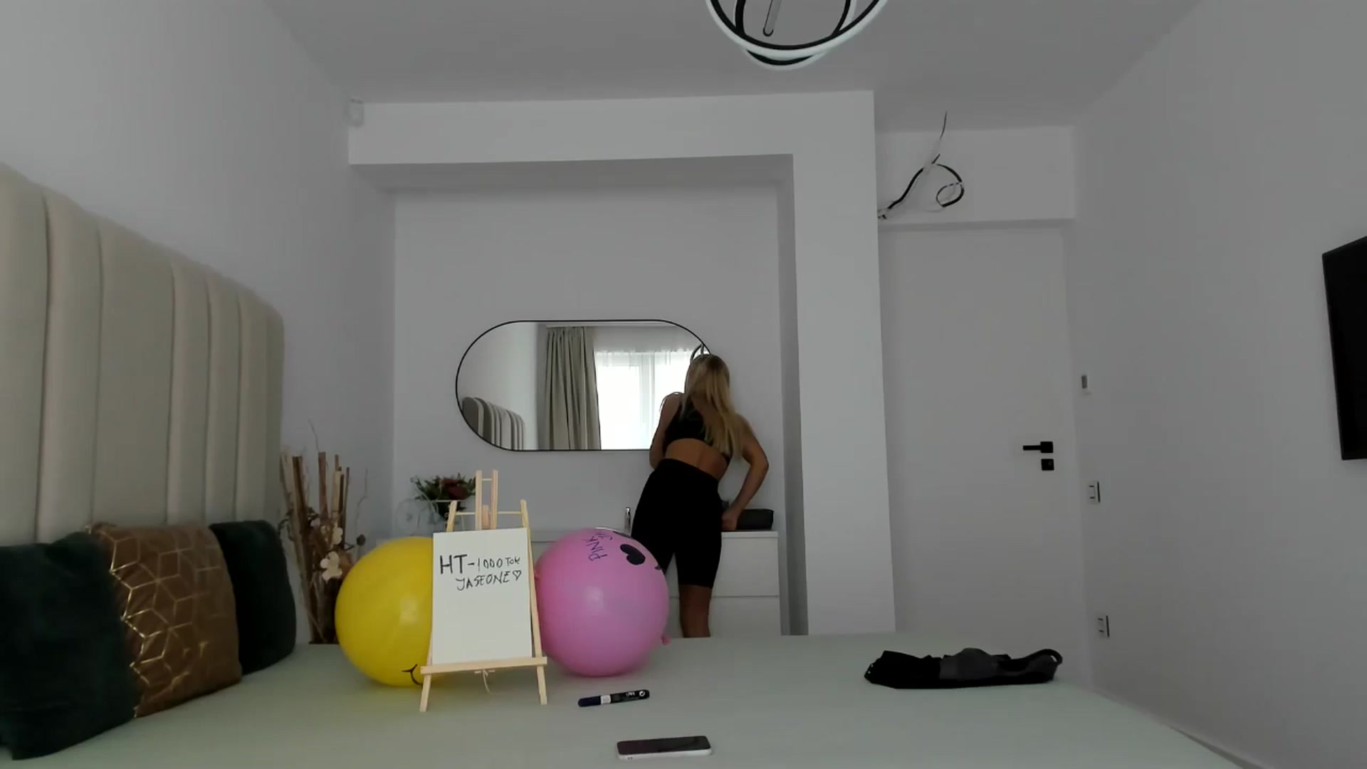 Gallery image thumbnail from Hrystina_'s myfreecams stream on, 05/21/2025, 13:34 image 17 of 20