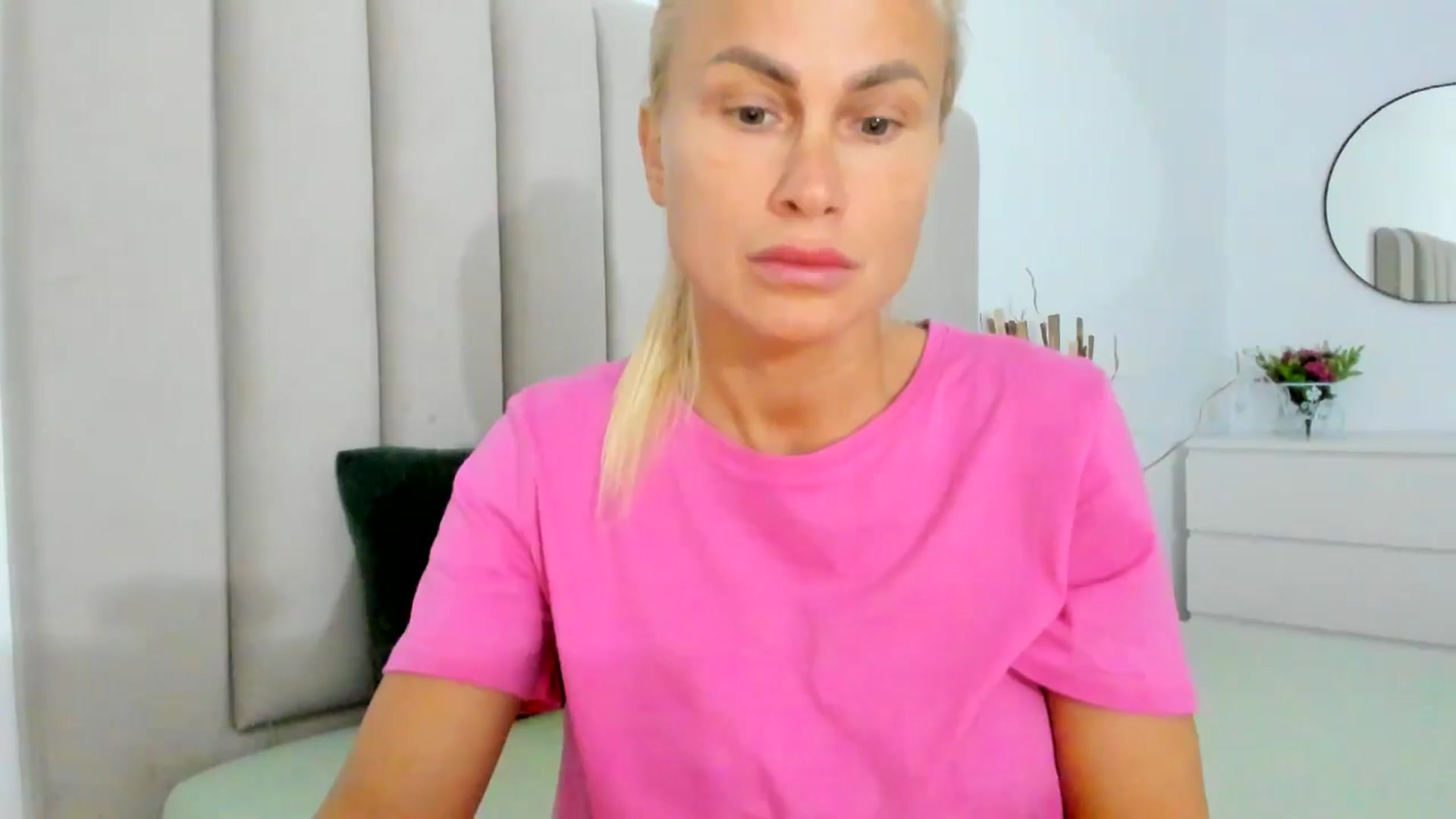 Gallery image thumbnail from Hrystina_'s myfreecams stream on, 05/21/2025, 18:57 image 9 of 20