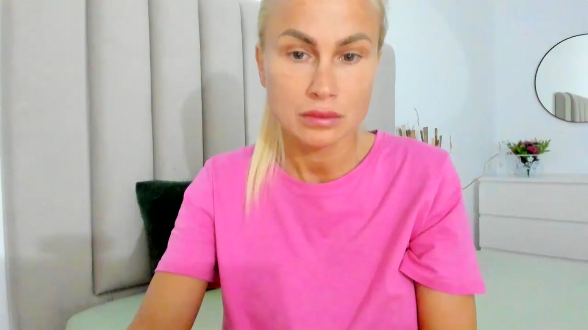 Gallery image thumbnail from Hrystina_'s myfreecams stream on, 05/21/2025, 18:57 image 10 of 20