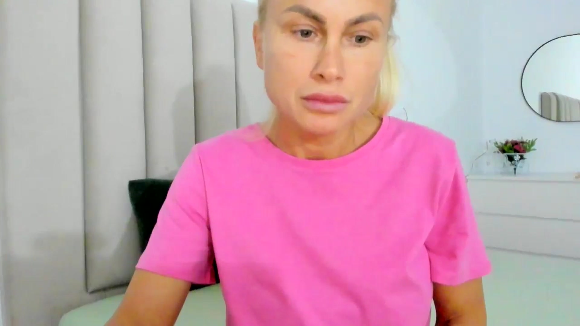 Gallery image thumbnail from Hrystina_'s myfreecams stream on, 05/21/2025, 18:57 image 7 of 20