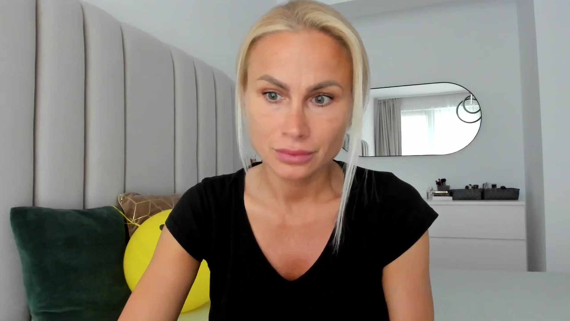 Gallery image thumbnail from Hrystina_'s myfreecams stream on, 05/24/2025, 15:15 image 20 of 20