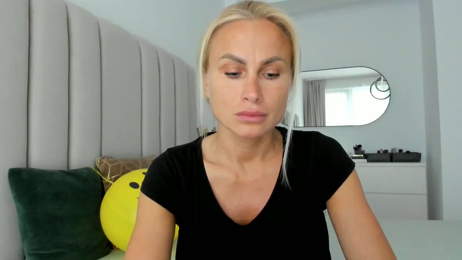 Gallery image thumbnail from Hrystina_'s myfreecams stream on, 05/24/2025, 15:15 image 19 of 20