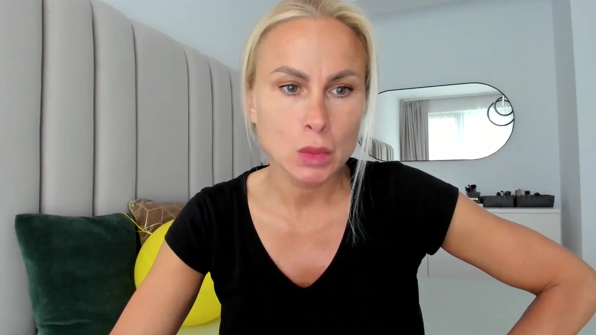 Gallery image thumbnail from Hrystina_'s myfreecams stream on, 05/24/2025, 15:15 image 18 of 20