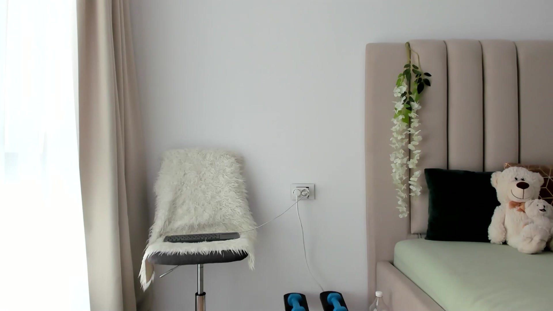 Gallery image thumbnail from Hrystina_'s myfreecams stream on, 06/20/2025, 15:15 image 11 of 20