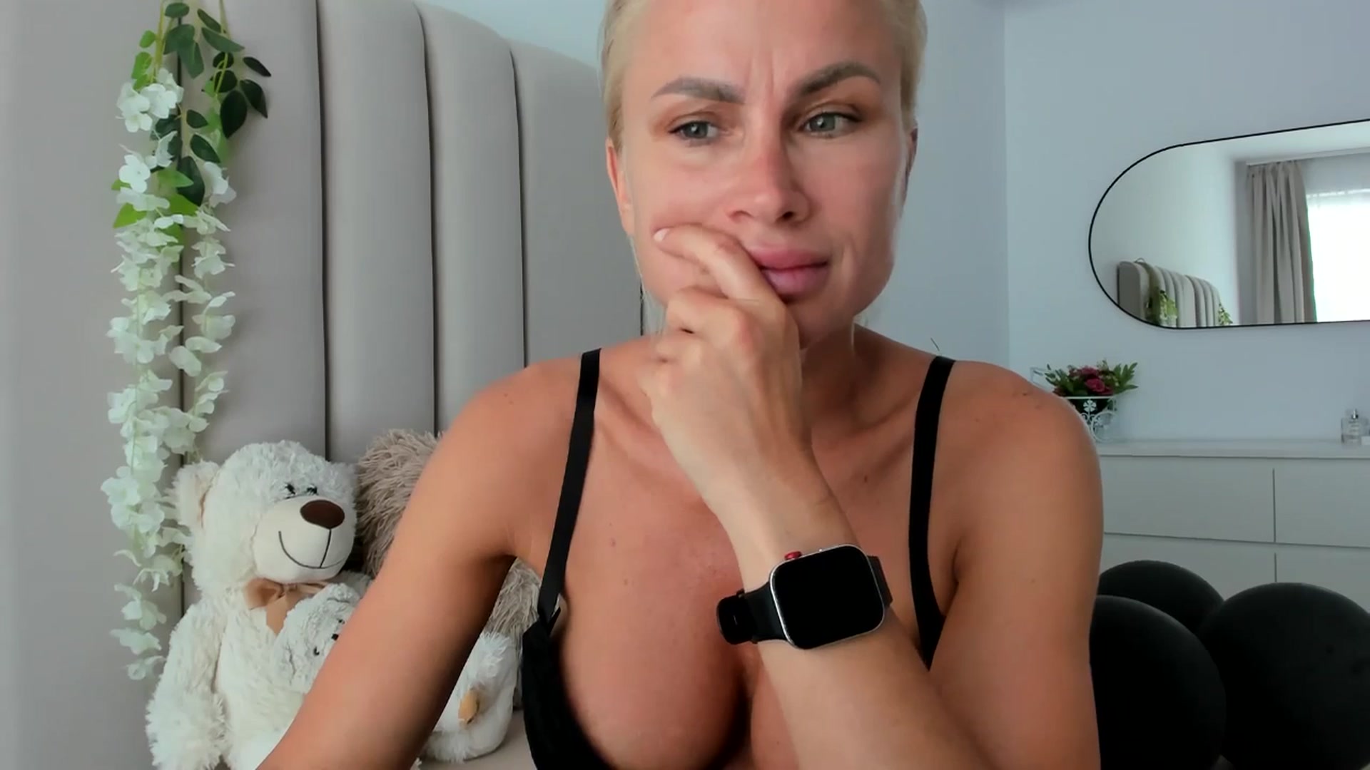 Gallery image thumbnail from Hrystina_'s myfreecams stream on, 06/30/2025, 12:26 image 15 of 20