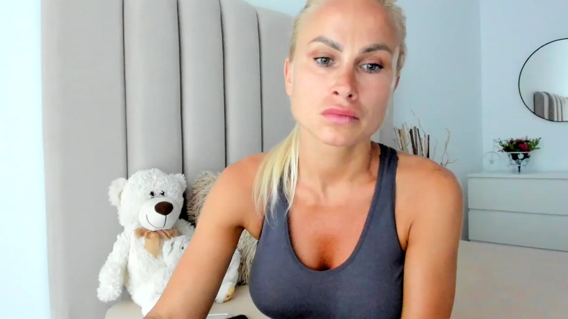 Gallery image thumbnail from Hrystina_'s myfreecams stream on, 07/03/2025, 18:07 image 18 of 20