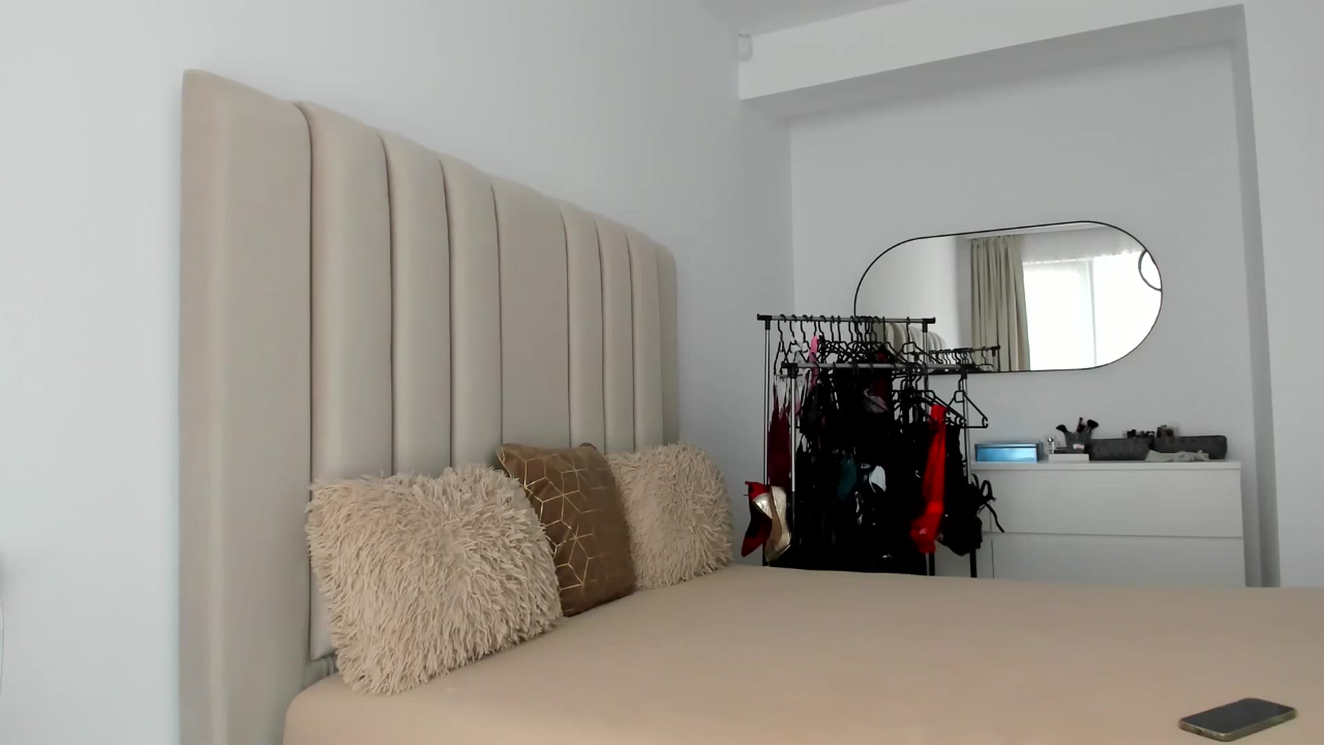 Gallery image thumbnail from Hrystina_'s myfreecams stream on, 07/16/2025, 14:11 image 10 of 20