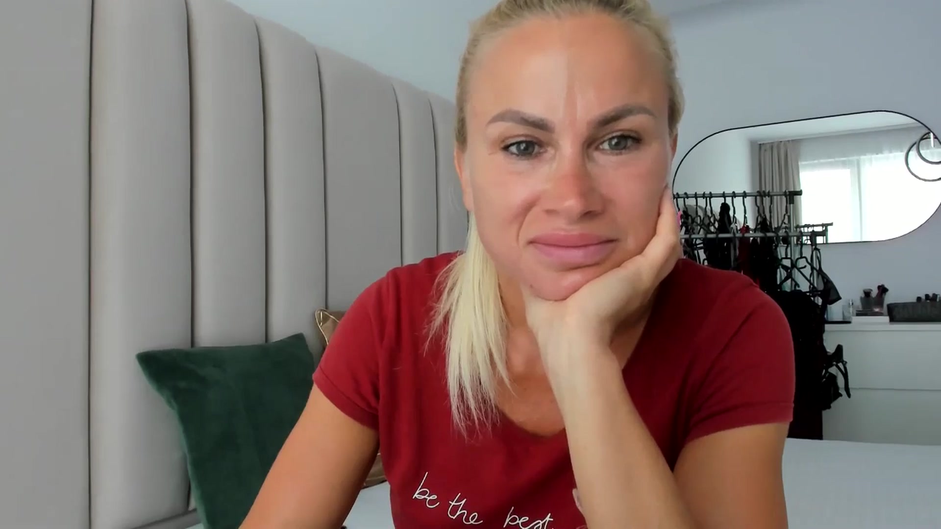 Gallery image thumbnail from Hrystina_'s myfreecams stream on, 07/23/2025, 15:52 image 20 of 20