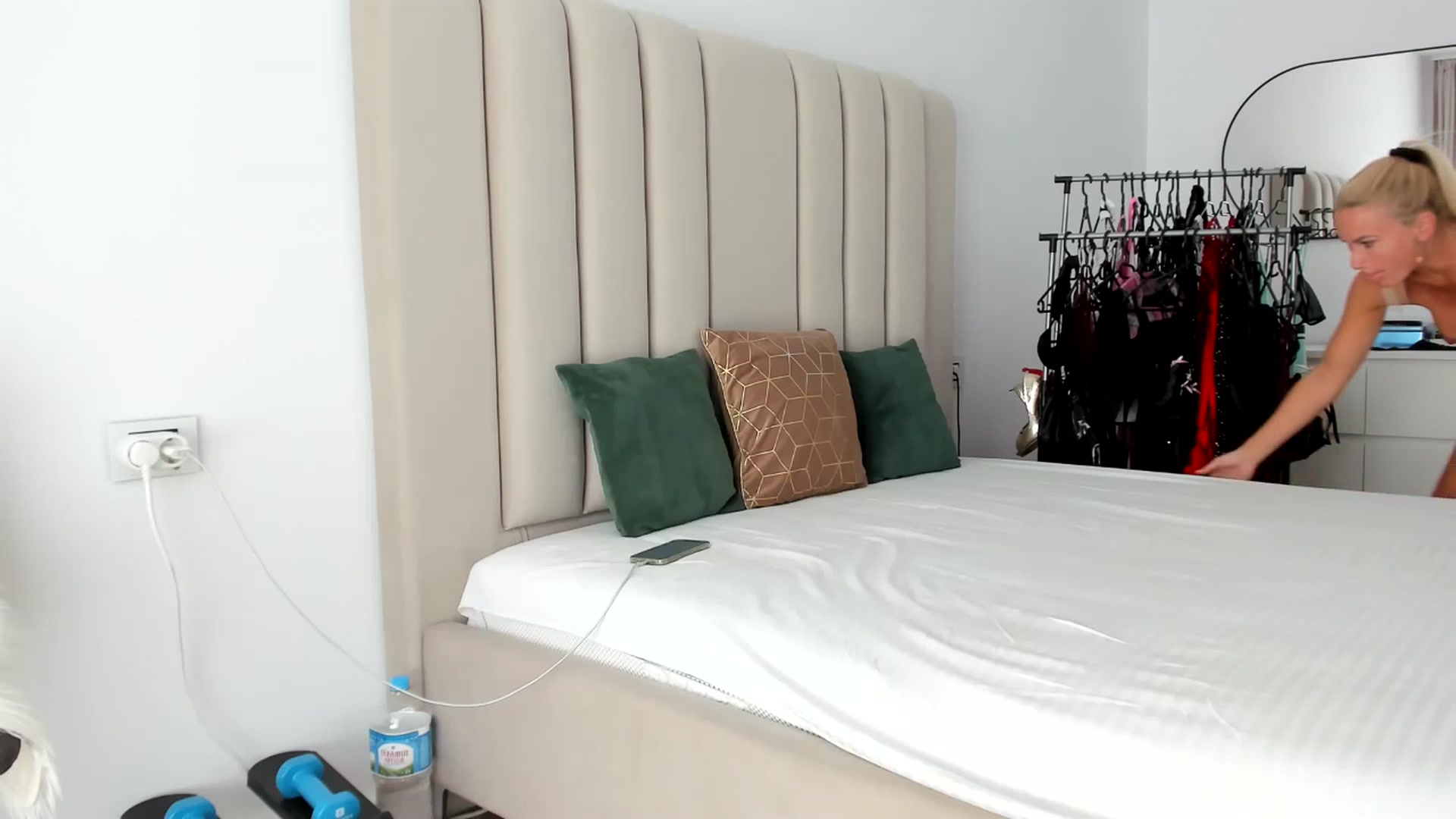 Gallery image thumbnail from Hrystina_'s myfreecams stream on, 07/24/2025, 12:47 image 6 of 20