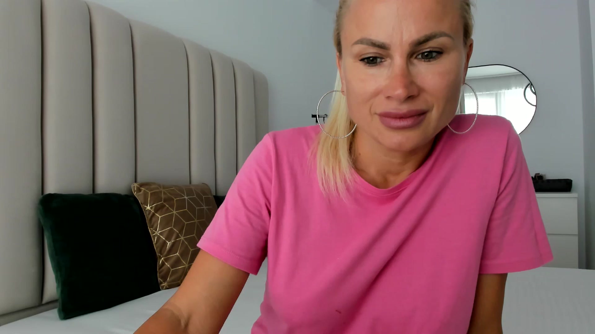 Gallery image thumbnail from Hrystina_'s myfreecams stream on, 07/25/2025, 11:55 image 13 of 20