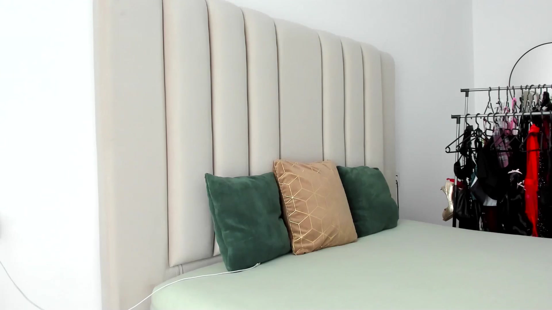 Gallery image thumbnail from Hrystina_'s myfreecams stream on, 08/02/2025, 14:31 image 15 of 20